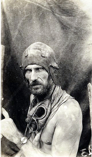 2573330-DRD010-Birtles_in_Arnhem_Land