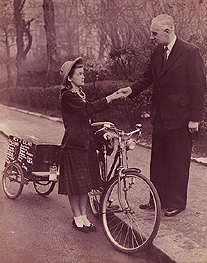 louise-sutherland-greeted-in-london